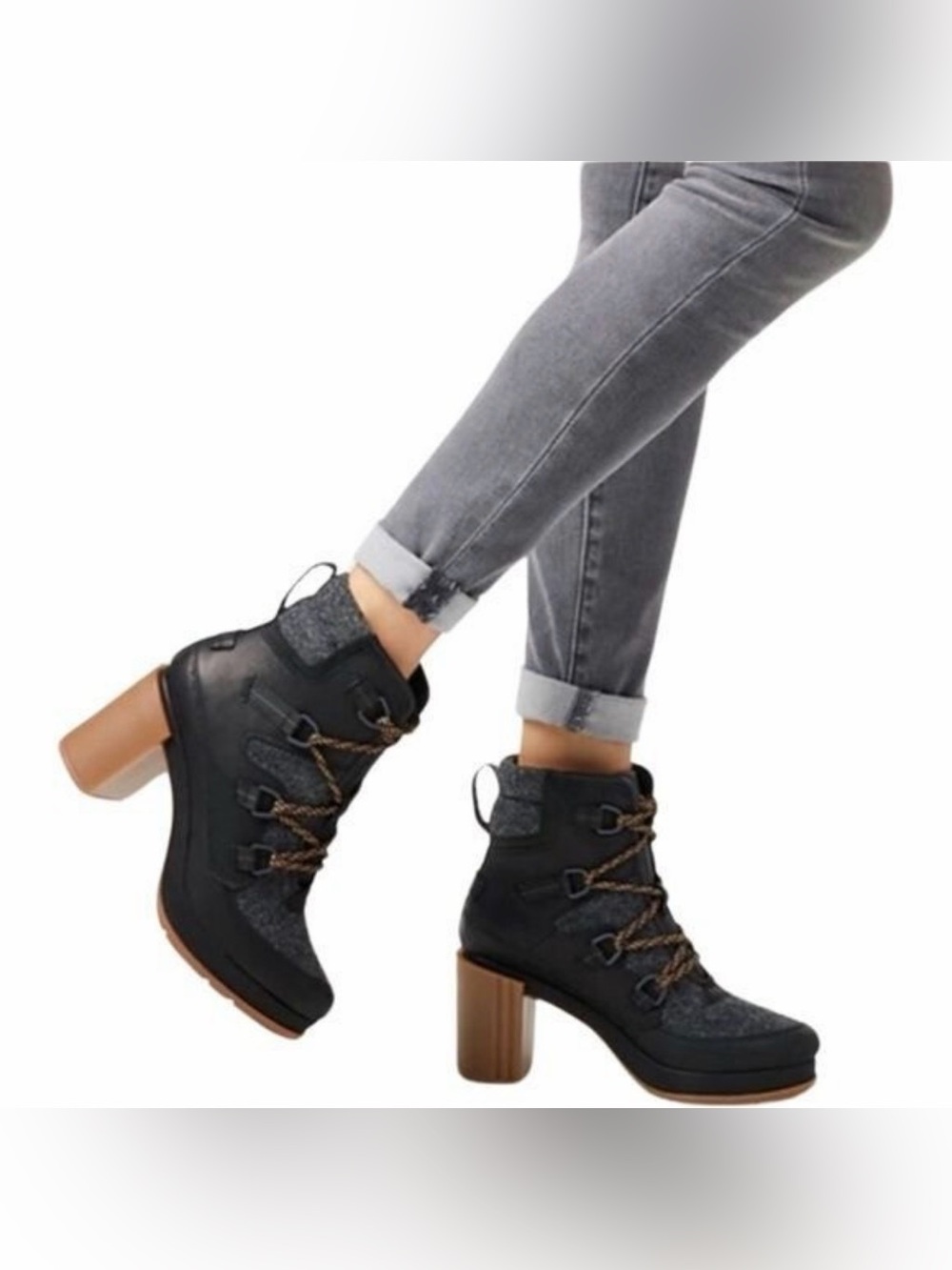 Sorel Blake lace up bootie